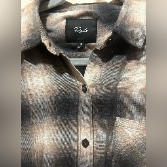 Rails Women’s The Hunter signature button down. Brown and black plaid. XS - Picture 2 of 2
